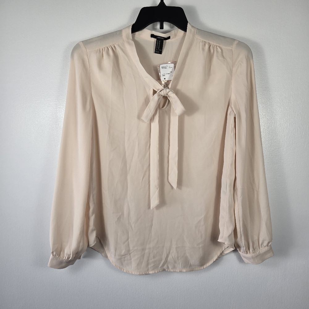NEW Forever 21 Cream Popover Keyhole Neck Tie Career Wear Blouse Top Size Medium